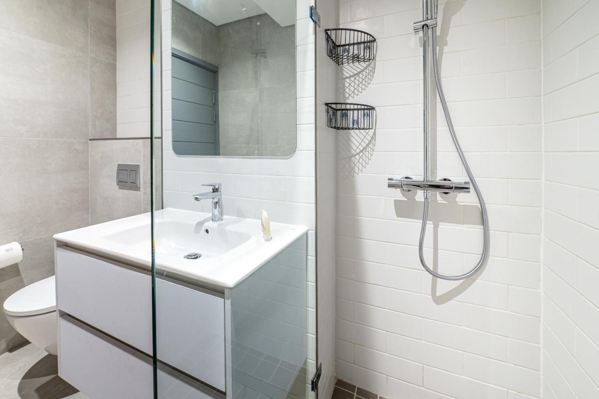 Designer Beachfront 2 Bed With Swimming Pool In Blouberg, Cape Town- 02 Azul * Kapstadt
