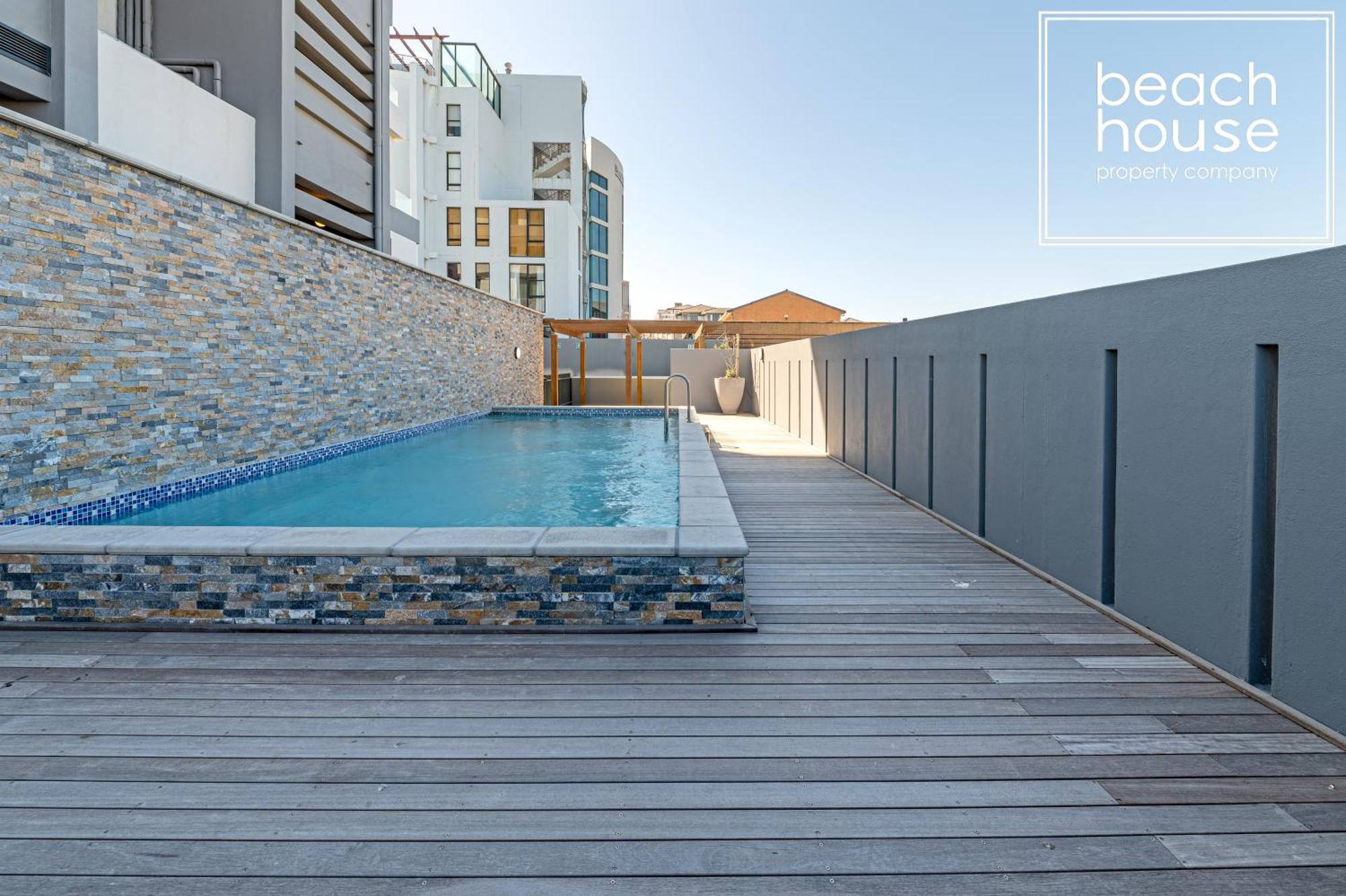 Apartment Designer Beachfront 2 Bed With Swimming Pool In Blouberg, Cape Town- 02 Azul *