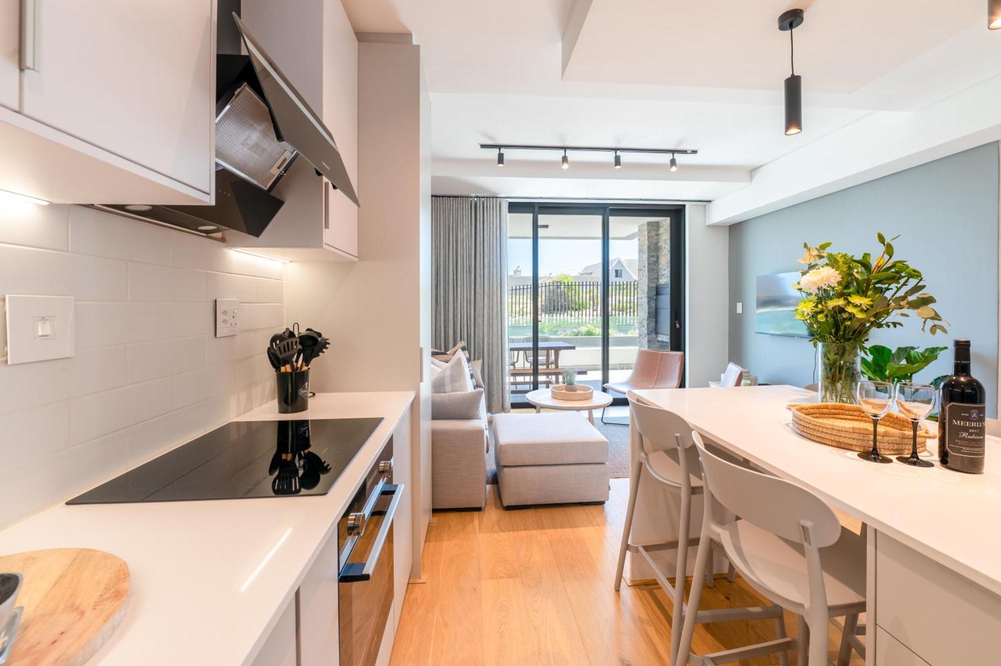 Apartment Designer Beachfront 2 Bed With Swimming Pool In Blouberg, Cape Town- 02 Azul