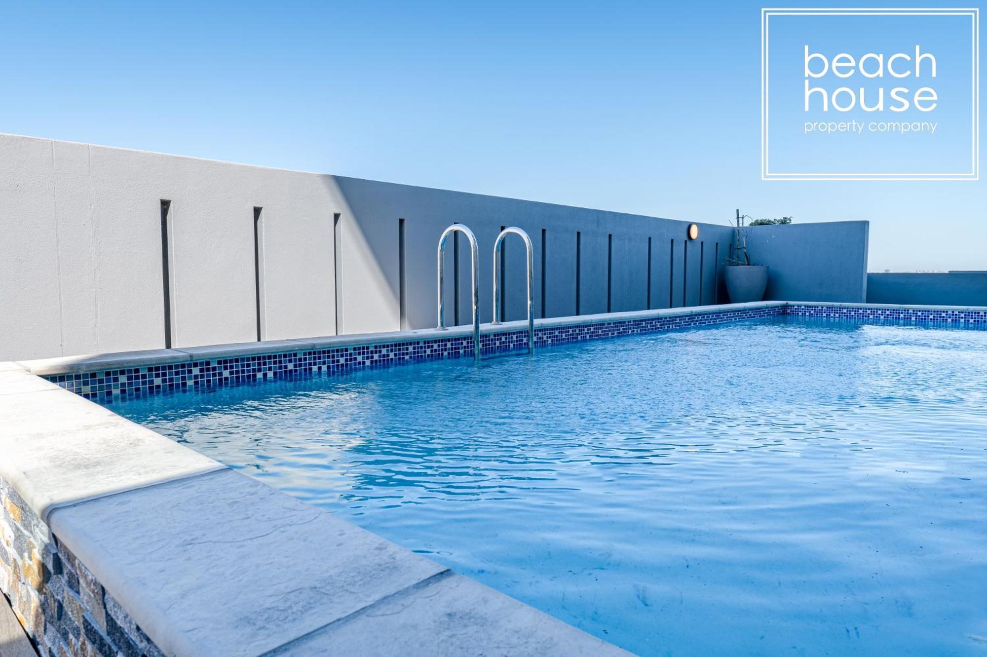 Designer Beachfront 2 Bed With Swimming Pool In Blouberg, Cape Town- 02 Azul * Kapstadt