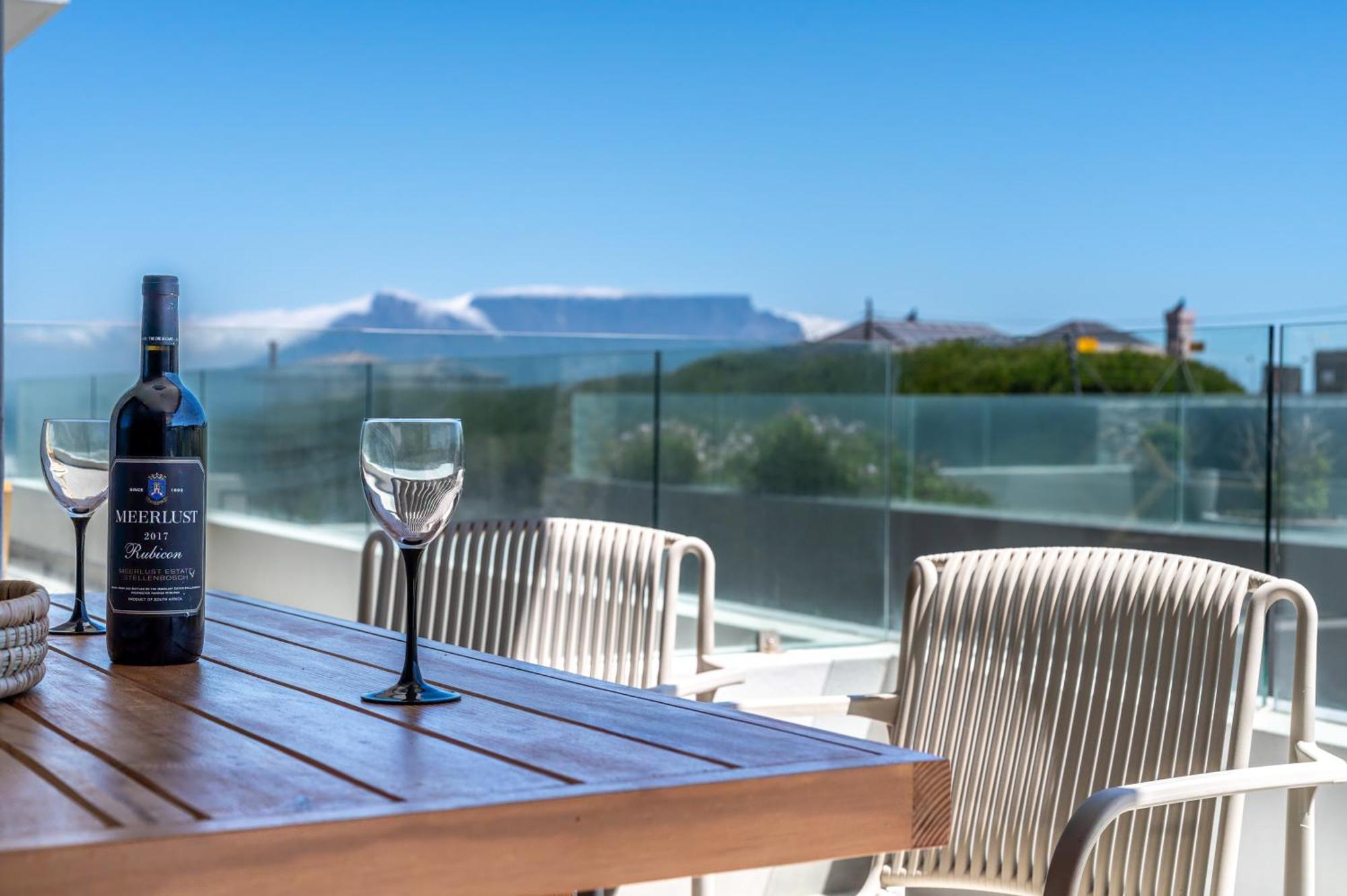 Apartment Designer Beachfront 2 Bed With Swimming Pool In Blouberg, Cape Town- 02 Azul
