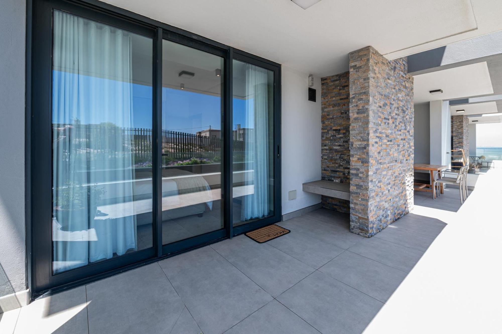 Designer Beachfront 2 Bed With Swimming Pool In Blouberg, Cape Town- 02 Azul Apartment