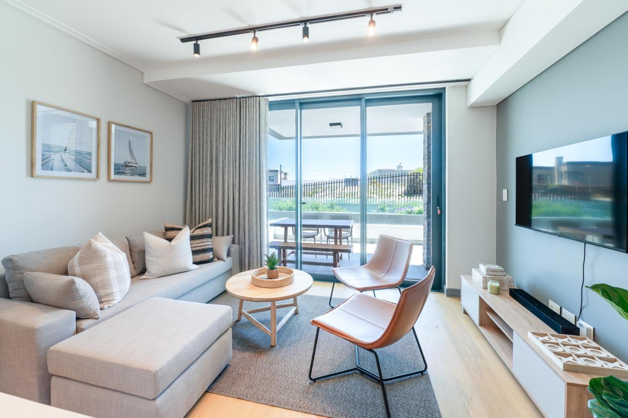 Designer Beachfront 2 Bed With Swimming Pool In Blouberg, Cape Town- 02 Azul *