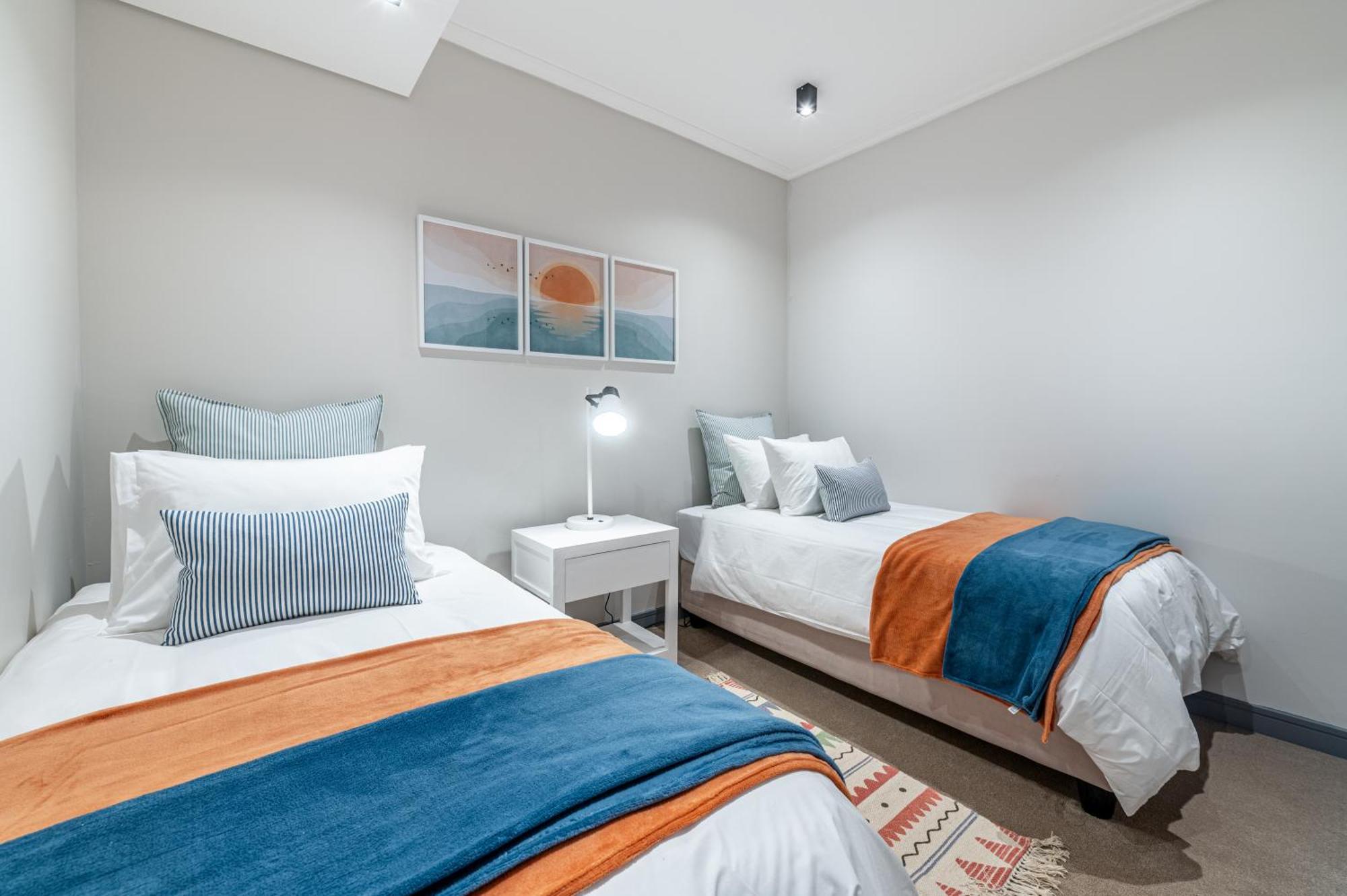 Designer Beachfront 2 Bed With Swimming Pool In Blouberg, Cape Town- 02 Azul Appartement